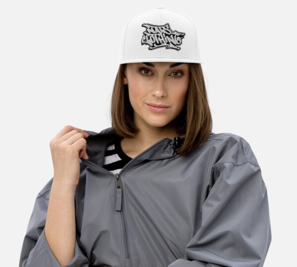 classic-snapback-white-front-67fd5e88a20c2-Photoroom